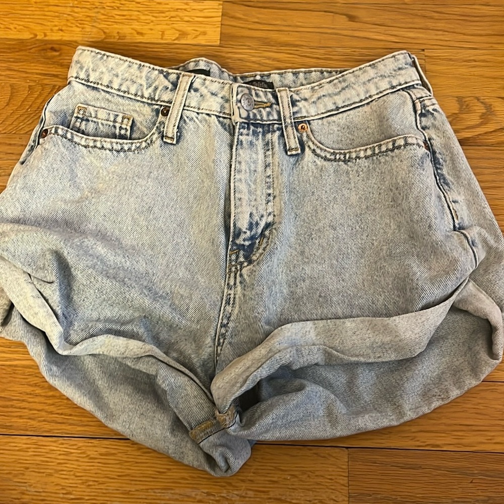 light wash denim short